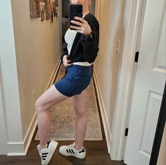 Lululemon Break Free Blue Double Layer Shorts - SIZE 4 - Picture 4 of 11